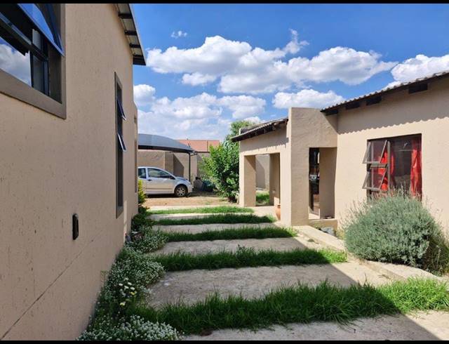 4 BEDROOM DETACHED FOR SALE IN LIEFDE EN VREDE